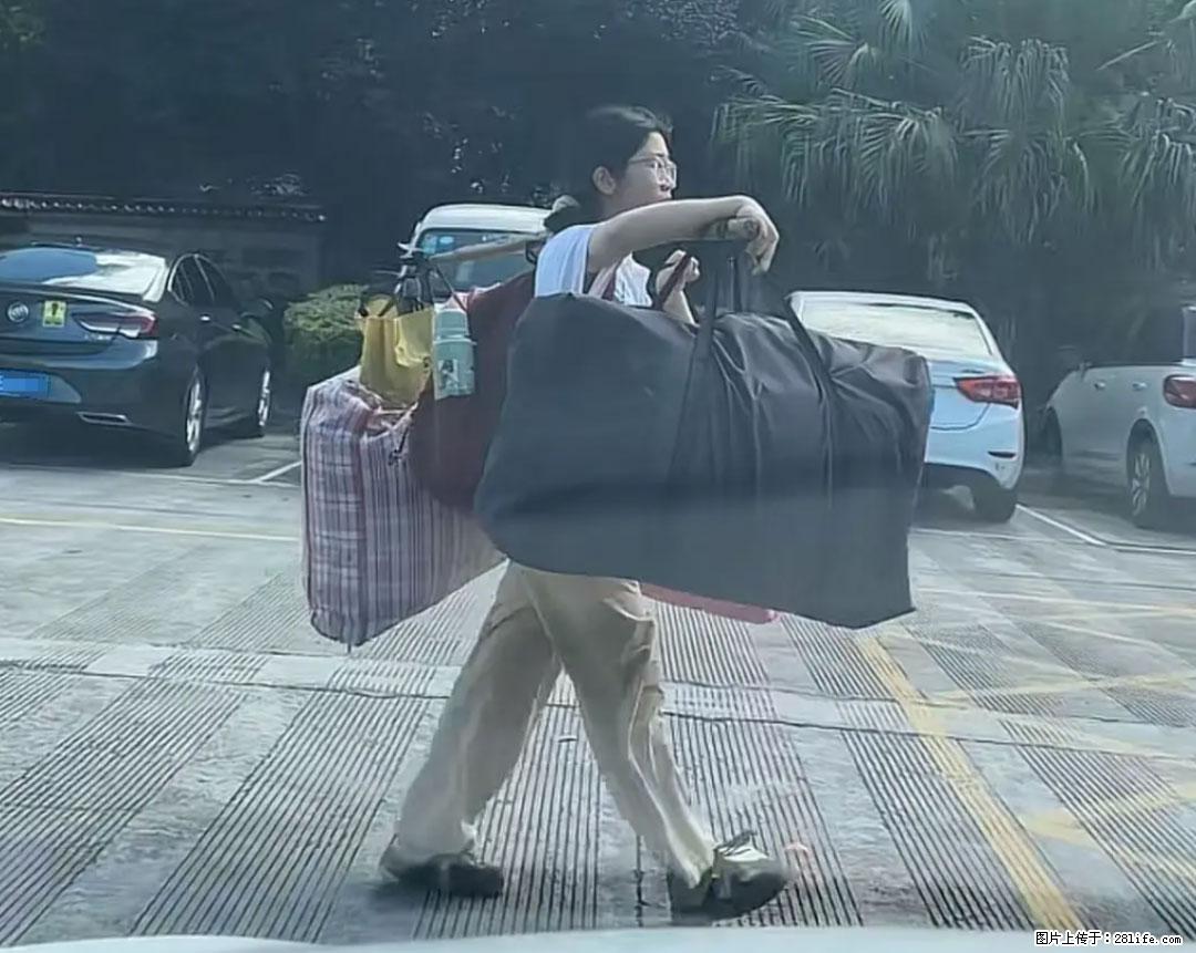 全网追的“扁担女孩”，找了一份暑假工，时薪12元 - 阳江生活资讯 - 阳江28生活网 yj.28life.com