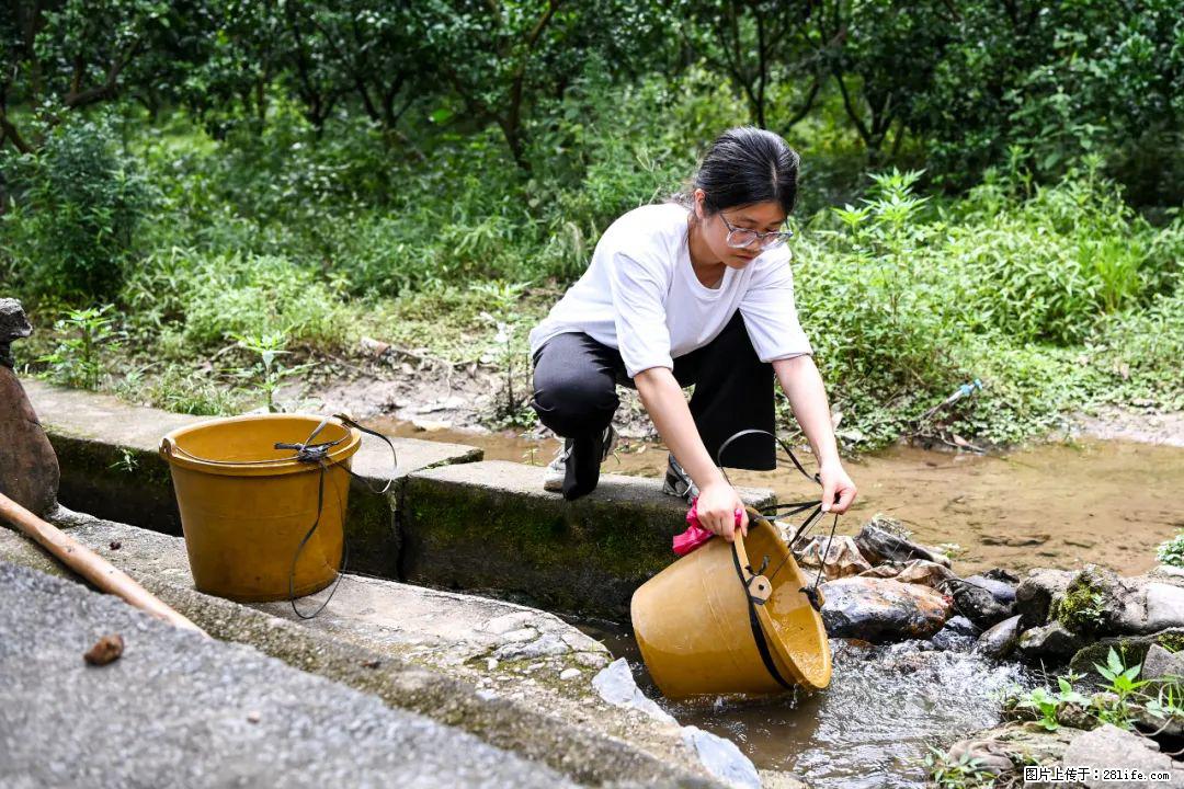 全网追的“扁担女孩”，找了一份暑假工，时薪12元 - 阳江生活资讯 - 阳江28生活网 yj.28life.com